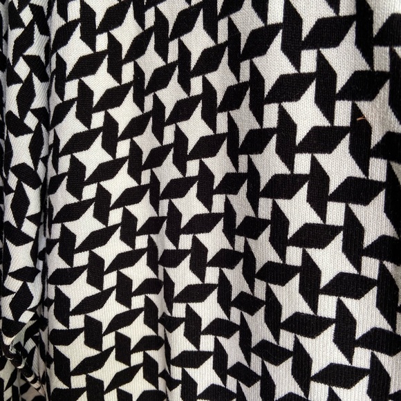 White House Black Market, black and white sweater with geometric pattern, XL - Picture 4 of 7